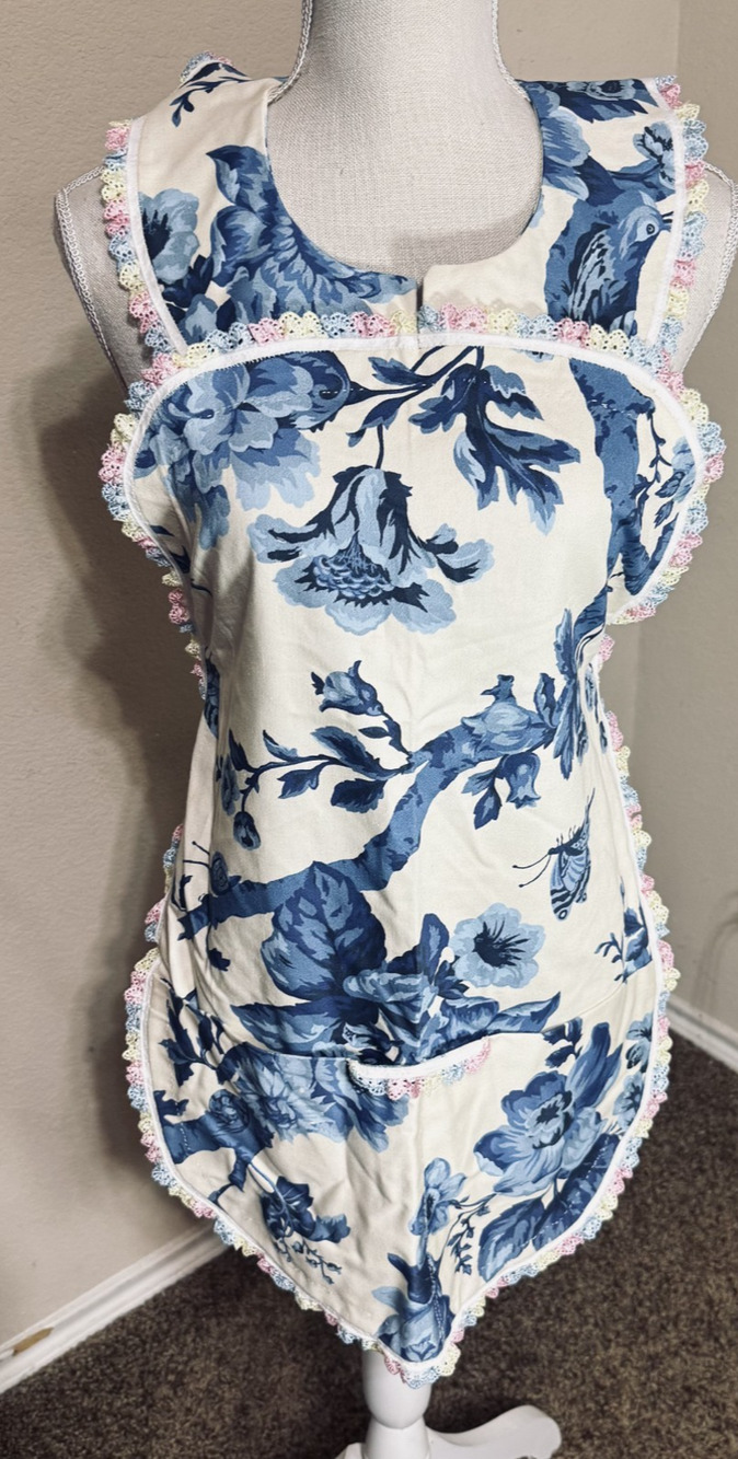 VTG 70s Bib Apron Blue floral pockets Cottagecore Pinafore Ruffles MCM Tradwife